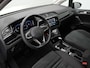Volkswagen Touran 7 pers. 1.5 TSI 150 pk DSG Highline | 7-persoons | Panoramadak | Trekhaak | Stoelverwarming | Sportonderstel | Side Assist | Black Style