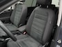 Volkswagen Touran 7 pers. 1.5 TSI 150 pk DSG Highline | 7-persoons | Panoramadak | Trekhaak | Stoelverwarming | Sportonderstel | Side Assist | Black Style