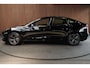 Tesla Model 3 RWD Autopilot ACC Stuurverwarm. PDC Leer Navi Panoramadak 360° Elektr. achterklep Stoelverwarming voor & achter Climate voor & achter LM velgen BTW auto! Nieuw!