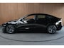 Tesla Model 3 RWD Nieuw! Autopilot ACC Stuurverwarm. PDC Leer Navi Panoramadak 360° Elektr. achterklep Stoelverwarming voor & achter Climate voor & achter LM velgen BTW auto! Nieuw!