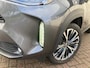 Toyota Yaris Cross 1.5 Hybrid Executive Meest luxe uitvoering.Zeer nette en bomvolle auto. rondom camera's,panorama dak, trekhaak,