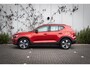 Volvo XC40 B4 Aut. Plus Dark | Adaptieve Cruise control | BLIS Dodehoek detectie | Stoel + Stuurverwarming | Keyless | Elektr. Stoelen | Memory | Trekhaak | Parkeercamera | Harman Kardon Audio