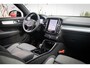 Volvo XC40 B4 Aut. Plus Dark | Adaptieve Cruise control | BLIS Dodehoek detectie | Stoel + Stuurverwarming | Keyless | Elektr. Stoelen | Memory | Trekhaak | Parkeercamera | Harman Kardon Audio