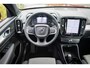 Volvo XC40 B4 Aut. Plus Dark | Adaptieve Cruise control | BLIS Dodehoek detectie | Stoel + Stuurverwarming | Keyless | Elektr. Stoelen | Memory | Trekhaak | Parkeercamera | Harman Kardon Audio