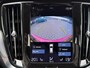 Volvo V60 2.0 B3 Momentum Business | Adaptieve Cruise Control | Trekhaak | Parkeersensoren voor + achter | Parkeercamera | Stoel-/Stuurverwarming | Apple CarPlay & Android Auto | Navigatie |