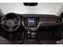 Volvo V60 T6 Recharge AWD Plus Dark - IntelliSafe Assist & Surround - 360º Camera - Harman/Kardon audio - Adaptieve LED koplampen - Verwarmde voorstoelen, stuur & achterbank - Parkeersensoren voor & achter - Elektr. bedienb. voorstoelen met geheugen - Extra getint glas - Elektr. inklapbare trekhaak - 18' LMV