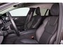 Volvo V60 T6 Recharge AWD Plus Dark - IntelliSafe Assist & Surround - 360º Camera - Harman/Kardon audio - Adaptieve LED koplampen - Verwarmde voorstoelen, stuur & achterbank - Parkeersensoren voor & achter - Elektr. bedienb. voorstoelen met geheugen - Extra getint glas - Elektr. inklapbare trekhaak - 18' LMV