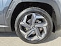 Hyundai Tucson 1.6 T-GDI PHEV Comfort Smart 4WD Automaat / Accu SoH 100% / Trekhaak / 1350KG Trekgewicht / Navigatie / Achteruitrijcamera / Apple Carplay Android Auto / Stuur- en Stoelverwarming / Adaptief cruise control / Dealer onderhouden /