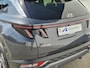 Hyundai Tucson 1.6 T-GDI PHEV Comfort Smart 4WD Automaat / Accu SoH 100% / Trekhaak / 1350KG Trekgewicht / Navigatie / Achteruitrijcamera / Apple Carplay Android Auto / Stuur- en Stoelverwarming / Adaptief cruise control / Dealer onderhouden /