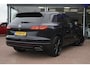 Volkswagen Touareg 3.0 TSi 4MOTION R-Line | Automaat | Navigatie | Panodak | Trekhaak | Vol opties | Zwart | Elek. Pakket | Inruil