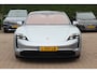 Porsche Taycan Performance 84 kWh / NIEUWSTAAT! / SoH 94.5% / Panoramadak / 360Camera / Adaptieve stoelen / Sportchrono / 20'' / Bose / Keyless / Dodehoek / Navigatie / Stoelverwarming / Cruise Control