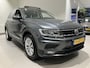 Volkswagen Tiguan 1.5 TSI Comfortline Business 131 PK | Apple Carplay | Panoramadak | Adaptive Cruise Control | Parkeersensoren | Stoelverwarming | Navigatie | Trekhaak | Spraakbediening | DAB Radio | Climate Control | Bluetooth |