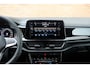 Volkswagen T-Roc 1.5 TSi 150pk DSG R-Line Black Edition | Black Style | App Connect | Panoramadak | Camera | Keyless | Elektrische Achterklep | Matrix LED | Winter Pakket
