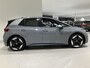 Volkswagen ID.3 First Max 58 kWh 204 PK | Apple Carplay | Panoramadak | Stuurwielverwarming | Stoelverwarming | Achteruitrijcamera | Sfeerverlichting | Dodehoeksensoren | Navigatie | IQ Lights | Ergo-Active Voorstoelen |