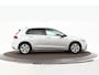 Volkswagen Golf 1.0 eTsi 110pk DSG Life · Apple/Android Car Play · Navi · P-Sensoren · DAB · Getint Glas · 16'' Inch · Garantie t/m 28-03-2027 of 100.000km