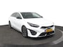 Kia ProCeed 1.5 T-GDi GT-Line Apple Carplay/Android Auto - Cruise Control - Dodehoekdetectie - Navigatie - Stuur/Stoelverwarming - Fabrieksgarantie tot 06-2031