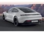 Porsche Taycan 4S Performance Plus 93 kWh 420kW/572pk Aut LUCHTVERING + LIFT + 18-WEG STOELEN + PANODAK + 2ND DISPLAY + ACHTERASBESTURING + WARMTEPOMP + ADAPT.CRUISE + LANE ASSIST + PDLS+ + SPORT CHRONO + STOEL-&STUURVERWARMING + BOSE + 360 CAMERA + 21" LM-VELGEN!!