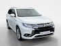Mitsubishi Outlander 2.4 PHEV Pure+ | Trekhaak | Dealer onderhouden | Achteruitrijcamera | Cruise Control | Climate Control | Stoelverwarming |