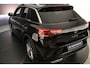 Volkswagen T-Roc R-Line 1.5 TSI 150pk DSG Automaat Trekhaak, Adaptive cruise control, Achteruitrijcamera, Navigatie, Stoelverwarming, Sportonderstel