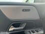 Mercedes-Benz GLB 200 Ledverlichting, stoelverwarming, half leder/stof