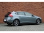 Volvo V40 T2 Automaat Polar+ | Navigatie | Stoelverwarming | Automatische airconditioning | Volvo On Call | Parkeersensoren achter | High Performance Audio