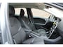 Volvo V40 T2 Automaat Polar+ | Navigatie | Stoelverwarming | Automatische airconditioning | Volvo On Call | Parkeersensoren achter | High Performance Audio