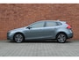 Volvo V40 T2 Automaat Polar+ | Navigatie | Stoelverwarming | Automatische airconditioning | Volvo On Call | Parkeersensoren achter | High Performance Audio