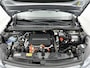 Peugeot e-2008 SUV EV Active Pack 50 kWh 136pk | Navigatie | Achteruitrijcamera | Climate Control | Cruise Control | Parkeersensoren | Led koplampen | Elektrisch inklapbare spiegels | Bluetooth | Apple CarPlay / Android Auto | DAB+ radio | Keyless start | Automatisch dimlicht | Regensensor | Multifunctioneel stuurwiel | RMC Trekhaak | 16” lichtmetalen velgen |