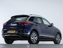Volkswagen T-Roc Style 1.5 TSI 150pk DSG | Navigatie | Side-Assist | Adaptieve Cruise Control | Trekhaak | Stoelverwarming |