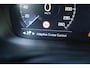 Volvo V60 T6 Recharge AWD R-Design | Panoramadak | Trekhaak | Stoelverwarming | BLIS | Pilot Assist | Harman / Kardon | Glossy Black