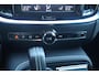 Volvo V60 T6 Recharge AWD R-Design | Panoramadak | Trekhaak | Stoelverwarming | BLIS | Pilot Assist | Harman / Kardon | Glossy Black
