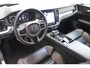 Volvo V60 T6 Recharge AWD R-Design | Panoramadak | Trekhaak | Stoelverwarming | BLIS | Pilot Assist | Harman / Kardon | Glossy Black