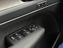 Volvo XC40 Recharge Ultimate 70 kWh | Audio installatie premium | Cruise control adaptief met Stop&Go en stuurhulp | Draadloze telefoonlader