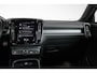 Volvo XC40 T4 Automaat R-Design | Panoramadak | Semi Electrische Wegklapbare trekhaak | Adaptive Cruise Control | BLIS | Comfortstoelen | Parkeercamera | Parkeersensoren voor + achter | Parkeerverwarming | Keyles Entree
