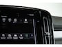 Volvo XC40 T4 Automaat R-Design | Panoramadak | Semi Electrische Wegklapbare trekhaak | Adaptive Cruise Control | BLIS | Comfortstoelen | Parkeercamera | Parkeersensoren voor + achter | Parkeerverwarming | Keyles Entree