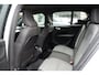 Volvo XC40 B4 Plus Dark | Semi- Elektrische Trekhaak | Verwarmde voorstoelen en Stuurwiel | Premium audio by Harman Kardon | Verwarmbare Voorruit | Apple Carplay/Android Auto | Keyless Entry/Start | Park Assist |