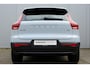 Volvo XC40 B4 Plus Dark | Semi- Elektrische Trekhaak | Verwarmde voorstoelen en Stuurwiel | Premium audio by Harman Kardon | Verwarmbare Voorruit | Apple Carplay/Android Auto | Keyless Entry/Start | Park Assist |