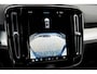 Volvo XC40 B4 Plus Dark | Semi- Elektrische Trekhaak | Verwarmde voorstoelen en Stuurwiel | Premium audio by Harman Kardon | Verwarmbare Voorruit | Apple Carplay/Android Auto | Keyless Entry/Start | Park Assist |