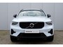 Volvo XC40 B4 Plus Dark | Semi- Elektrische Trekhaak | Verwarmde voorstoelen en Stuurwiel | Premium audio by Harman Kardon | Verwarmbare Voorruit | Apple Carplay/Android Auto | Keyless Entry/Start | Park Assist |