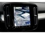 Volvo XC40 2.0 B4 Plus Dark | Verwarmde Stoelen en Stuurwiel | Verwarmbare Voorruit | Semi- Elektrische Trekhaak | AppleCarplay / AndroidAuto | Keyless Entry/Start | Harman Kardon Premium Audio | Park Assist |