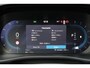 Volvo XC40 B4 Plus Dark | Semi- Elektrische Trekhaak | Verwarmde voorstoelen en Stuurwiel | Premium audio by Harman Kardon | Verwarmbare Voorruit | Apple Carplay/Android Auto | Keyless Entry/Start | Park Assist |