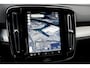 Volvo XC40 B4 Plus Dark | Semi- Elektrische Trekhaak | Verwarmde voorstoelen en Stuurwiel | Premium audio by Harman Kardon | Verwarmbare Voorruit | Apple Carplay/Android Auto | Keyless Entry/Start | Park Assist |