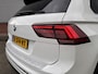 Volkswagen Tiguan 2.0 TSI 4Motion Highline | VOL | R-Line | Trekhaak | Panorama | HUD | LED | Dealer Onderhouden |