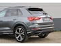 Audi Q3 35 TFSI 3x S-Line | Panoramadak | SONOS | Blackoptik | Dodehoek | Dealer onderhouden | Apple carplay | Elektrische stoelen