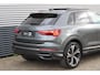 Audi Q3 35 TFSI 3x S-Line | Panoramadak | SONOS | Blackoptik | Dodehoek | Dealer onderhouden | Apple carplay | Elektrische stoelen