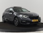 BMW 1-Serie 118i Sport Line | Panoramadak | Stoelverwarming | Carplay | Sportstoelen | Camera | Park Assist | Sfeerverlichting | Climate control | Live Cockpit