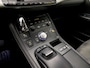 Lexus CT 200h Sport Automaat (NAVIGATIE, CLIMATE, CAMERA, ALCANTARA, GETINT GLAS, SPORTSTOELEN, STOELVERWARMING, KEYLESS, CRUISE, NIEUWE APK, NIEUWSTAAT)