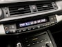 Lexus CT 200h Sport Automaat (NAVIGATIE, CLIMATE, CAMERA, ALCANTARA, GETINT GLAS, SPORTSTOELEN, STOELVERWARMING, KEYLESS, CRUISE, NIEUWE APK, NIEUWSTAAT)