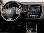 Mitsubishi Outlander 2.0 PHEV X-Line 204Pk Automaat (SCHUIFDAK, NAVIGATIE, CAMERA, LEDEREN SPORTSTOELEN, STOELVERWARMING, TREKHAAK, KEYLESS, GETINT GLAS, NIEUWSTAAT)