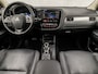 Mitsubishi Outlander 2.0 PHEV X-Line 204Pk Automaat (SCHUIFDAK, NAVIGATIE, CAMERA, LEDEREN SPORTSTOELEN, STOELVERWARMING, TREKHAAK, KEYLESS, GETINT GLAS, NIEUWSTAAT)